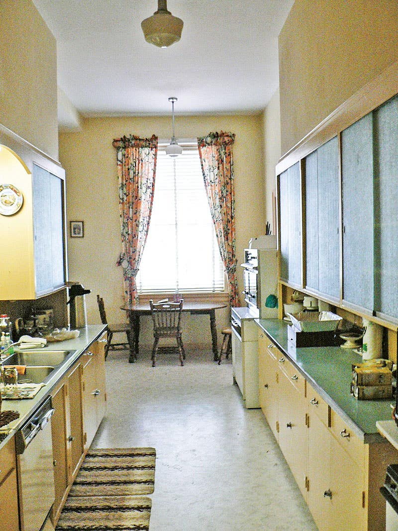butlers-pantry4-before.jpg