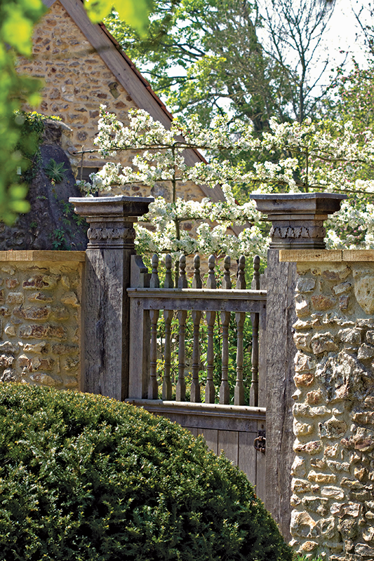 handcrafted_oak_gate_britt_willoughby_dyeramgd.png