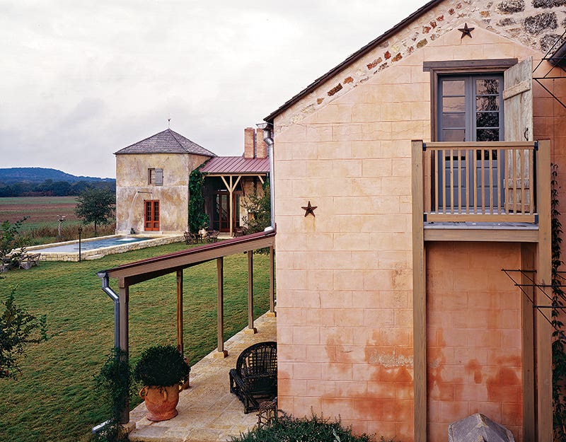 15eastexterior3.jpg