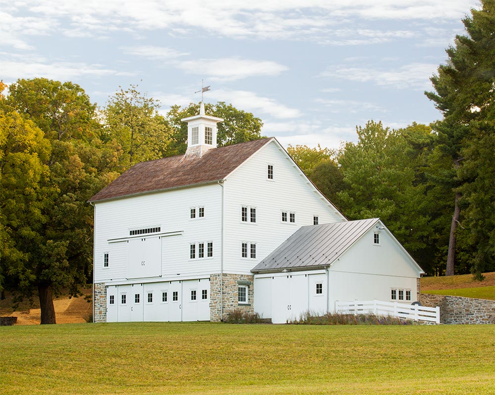 01_barn_exterior.jpg