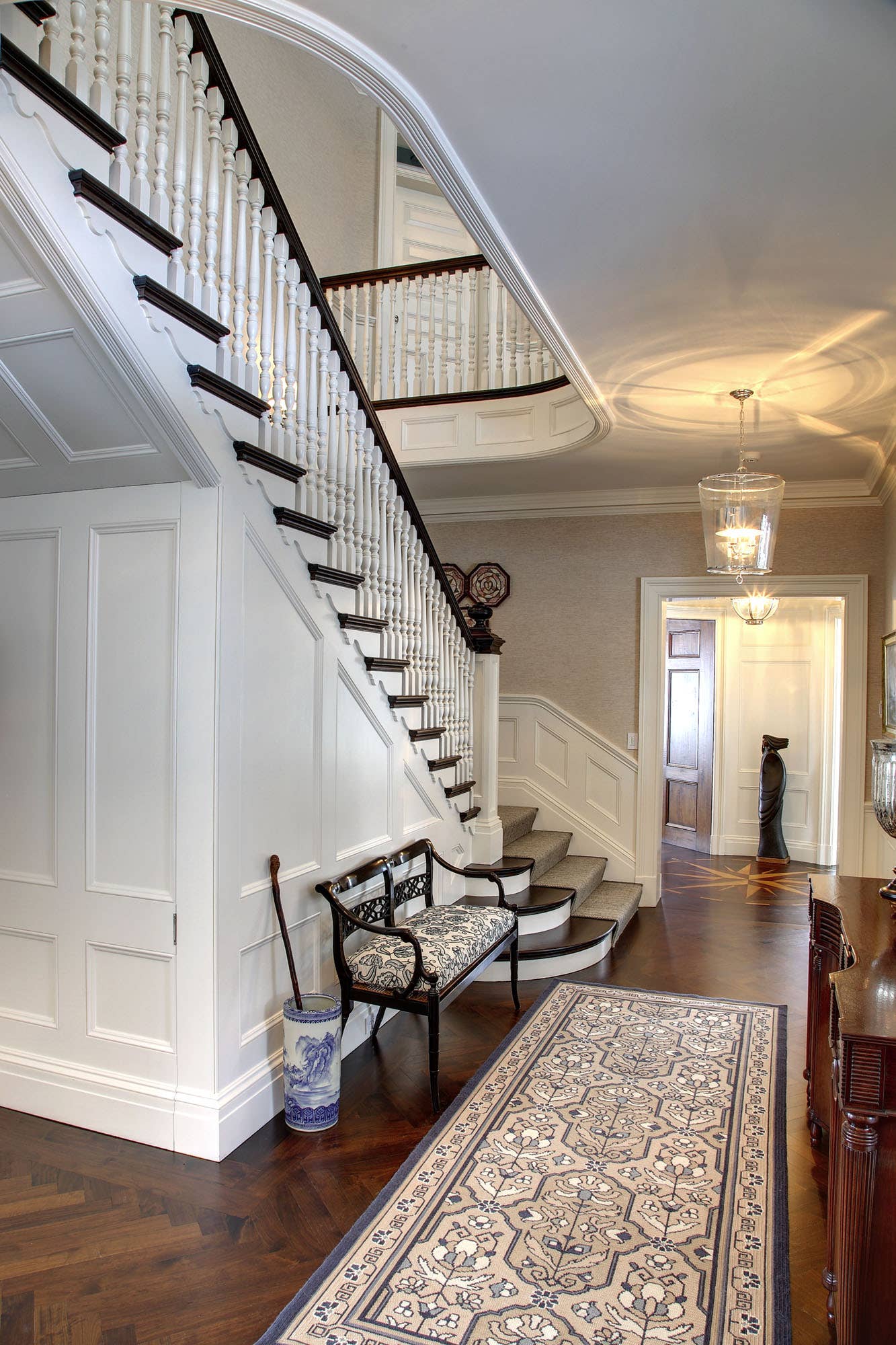 05_entry_hall.jpg