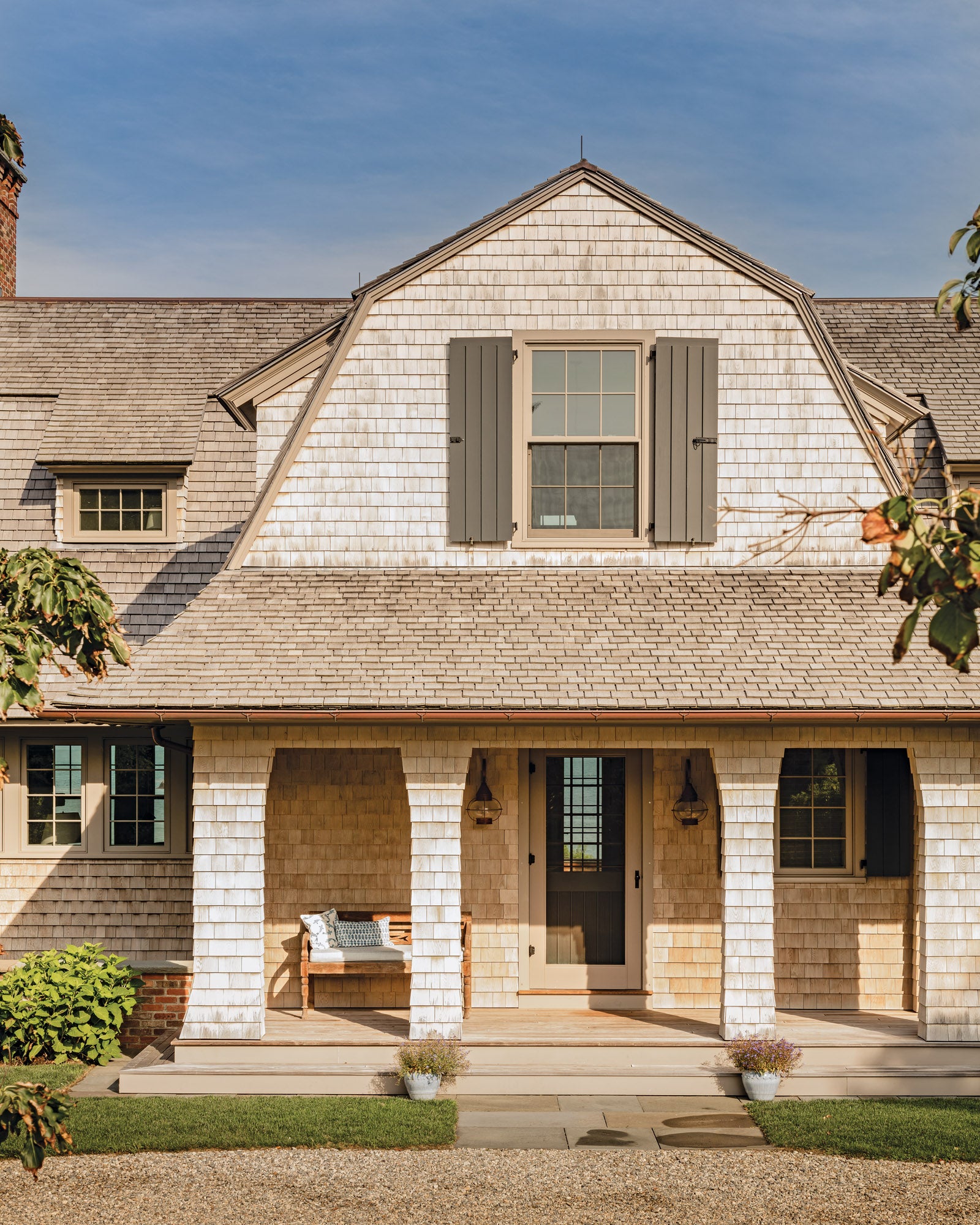 02_harborview_entry-porch.jpg