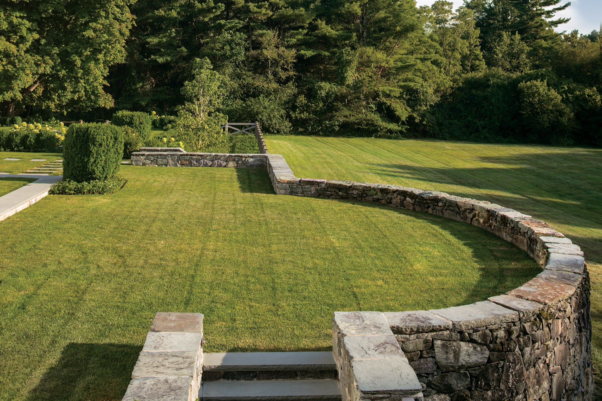04_lawn_terrace.jpg
