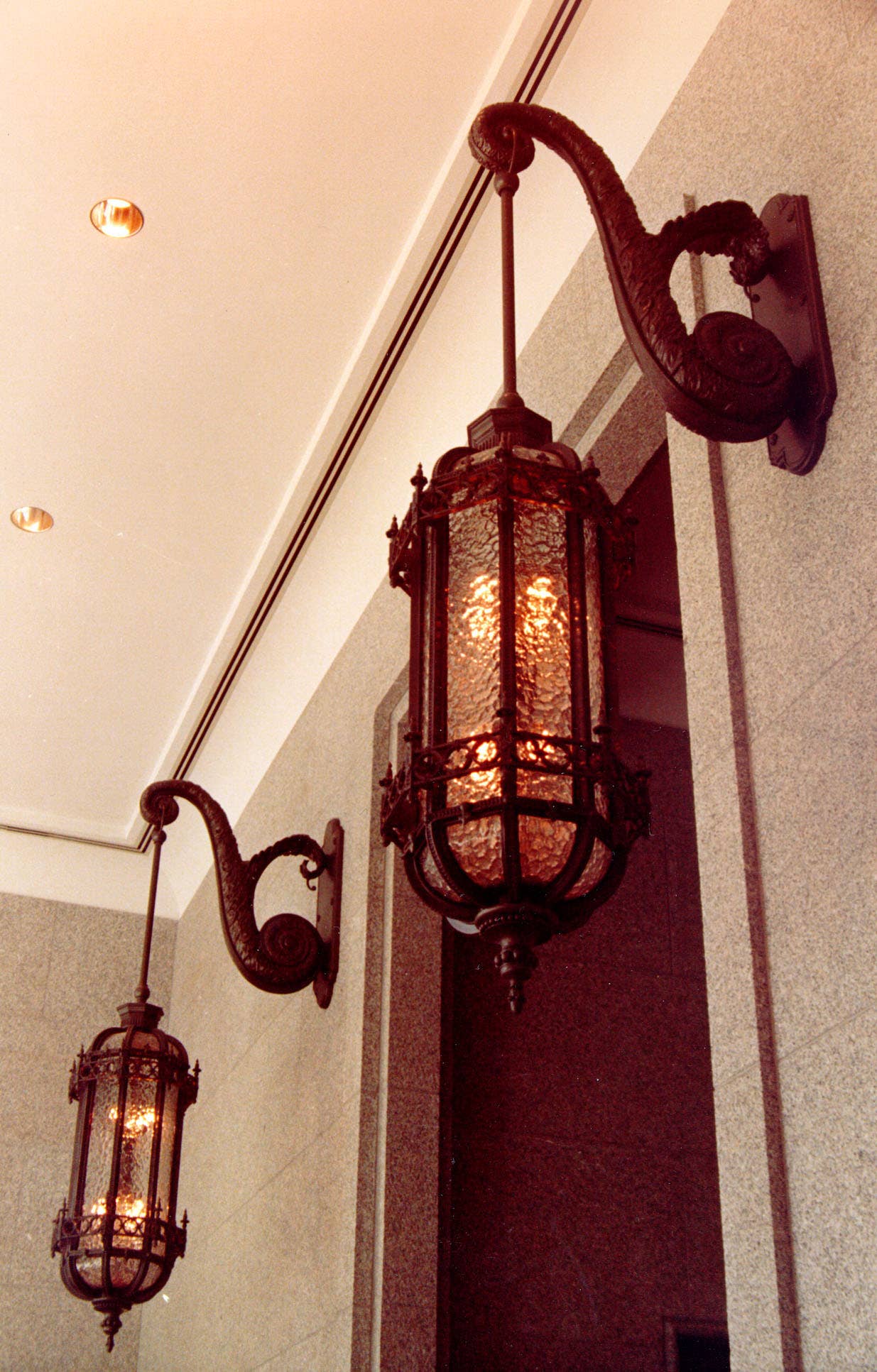 cast-bronze-light-fixture---2.jpg