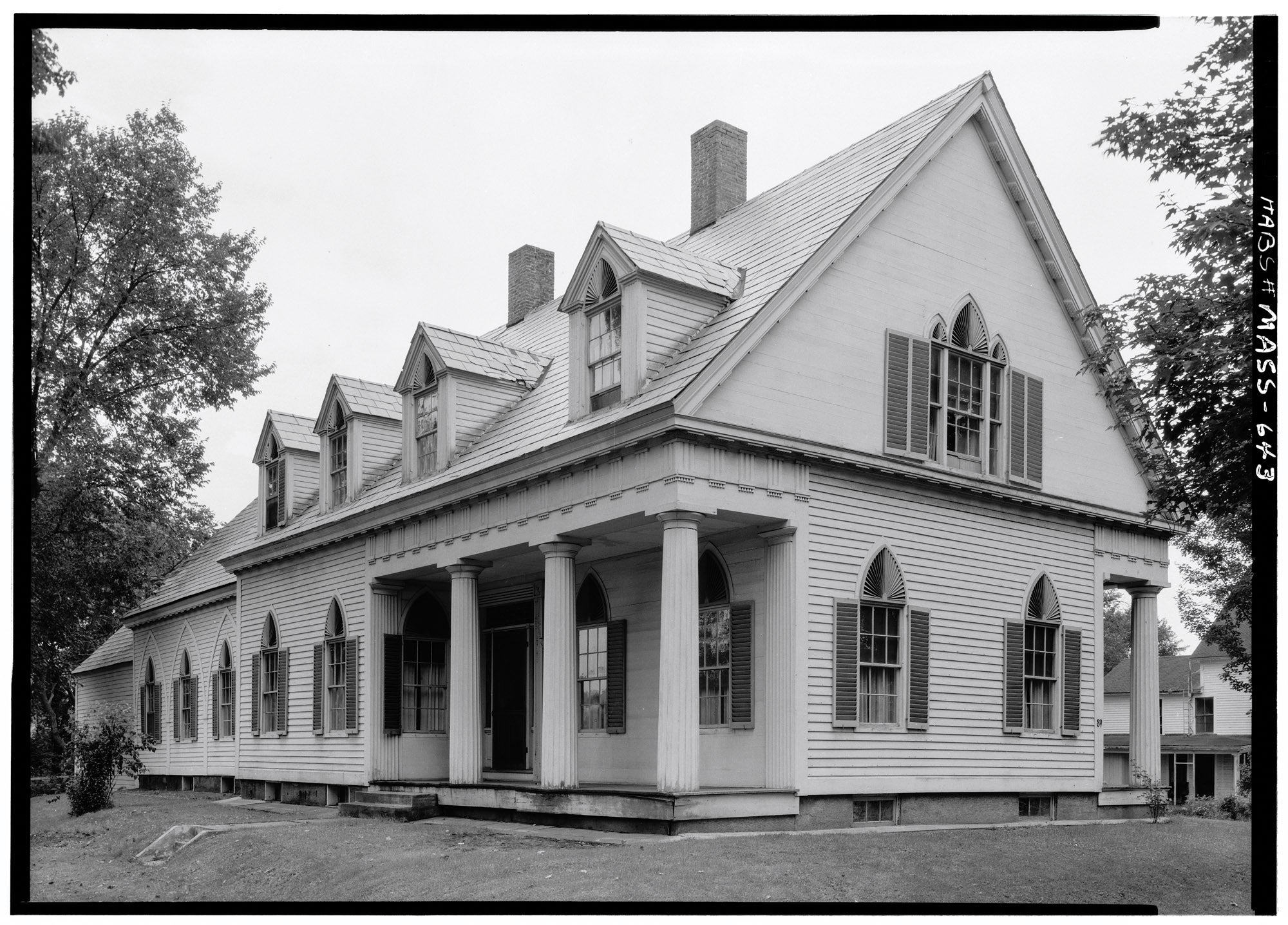 079244pu.jpg