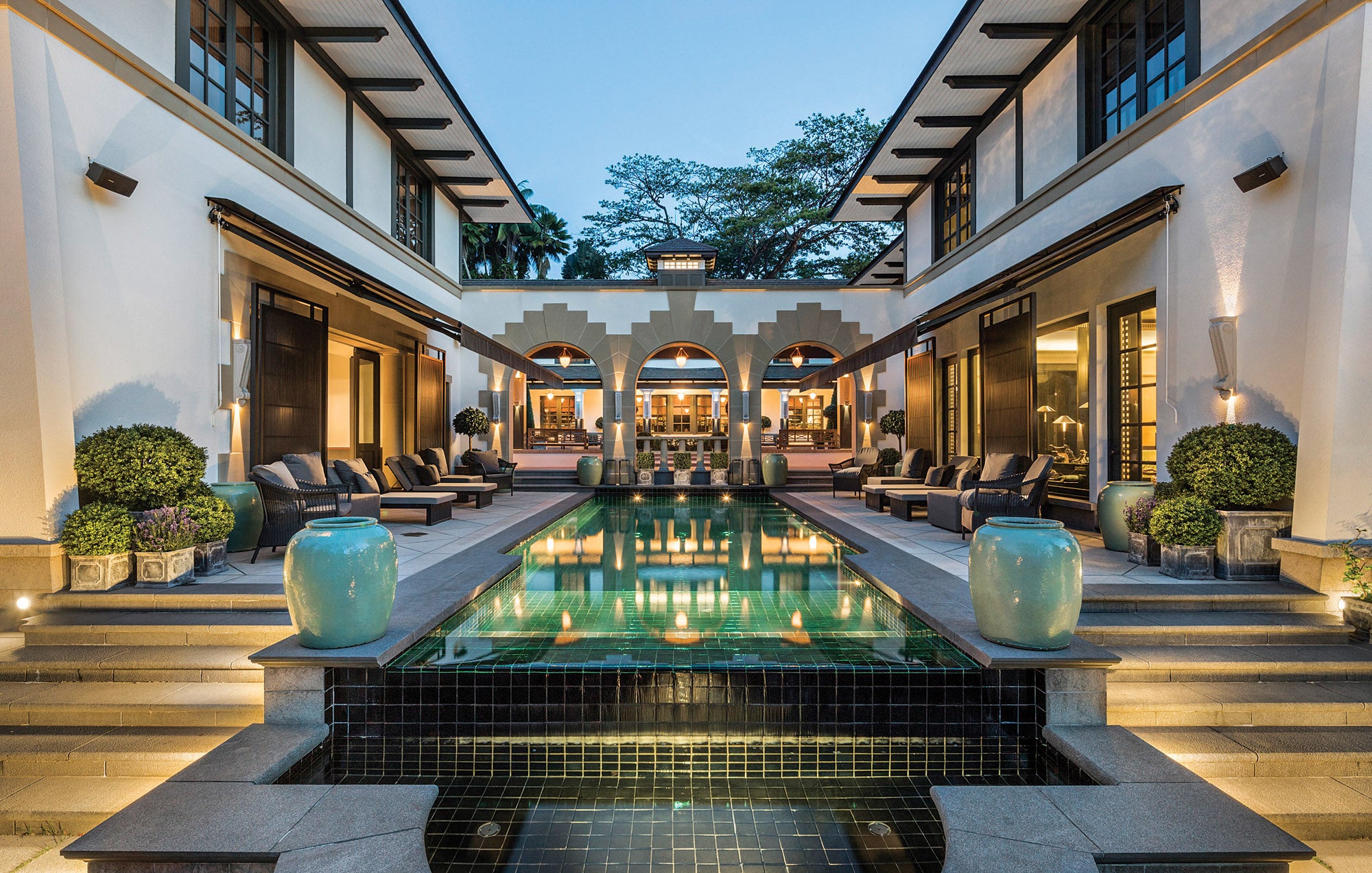 new_housesbook_ramsa_singaporehouse_creditpeteraaron.jpg
