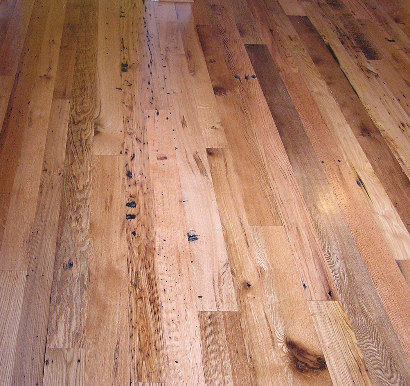 chestnut-red-and-white-oak-mix.jpg
