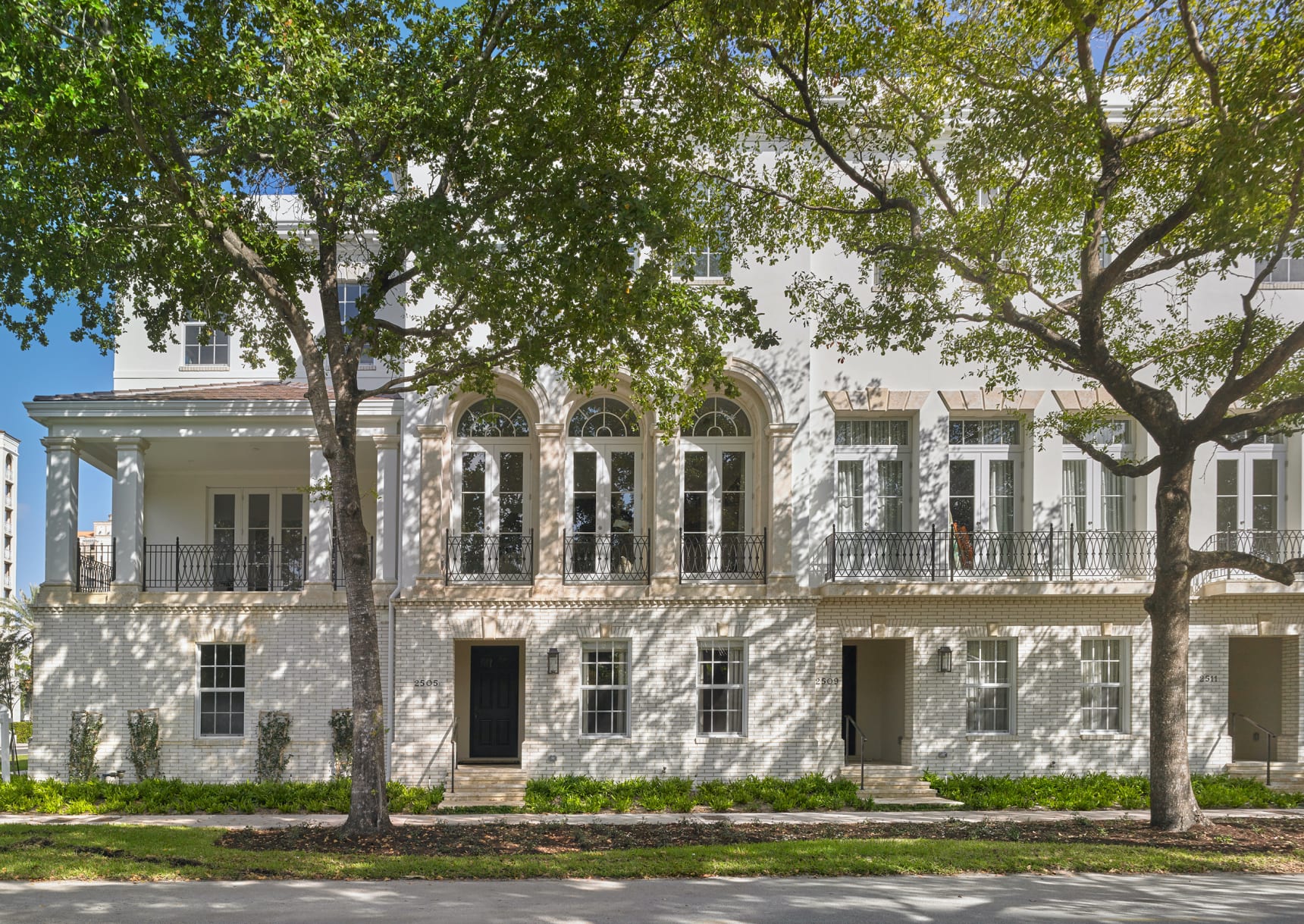submission-beatrice_row-04-anderson_road_facade.jpg