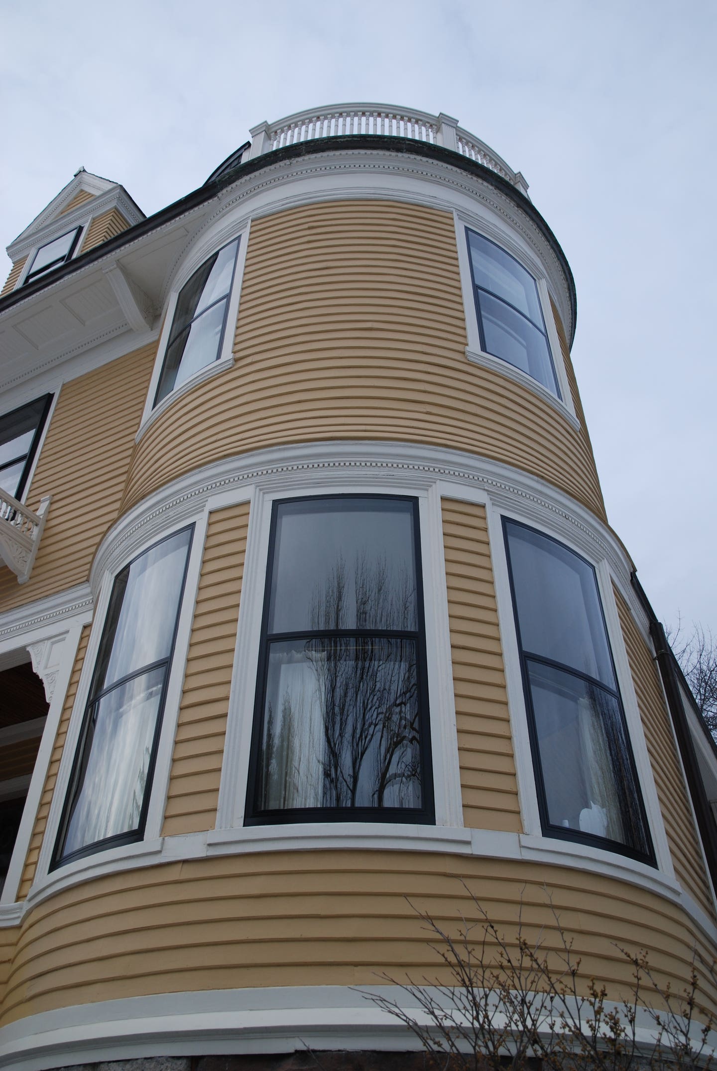 bowed-hol-b-cambridge-mass---beacon-hill-restoration-holliston-mass-2.jpg