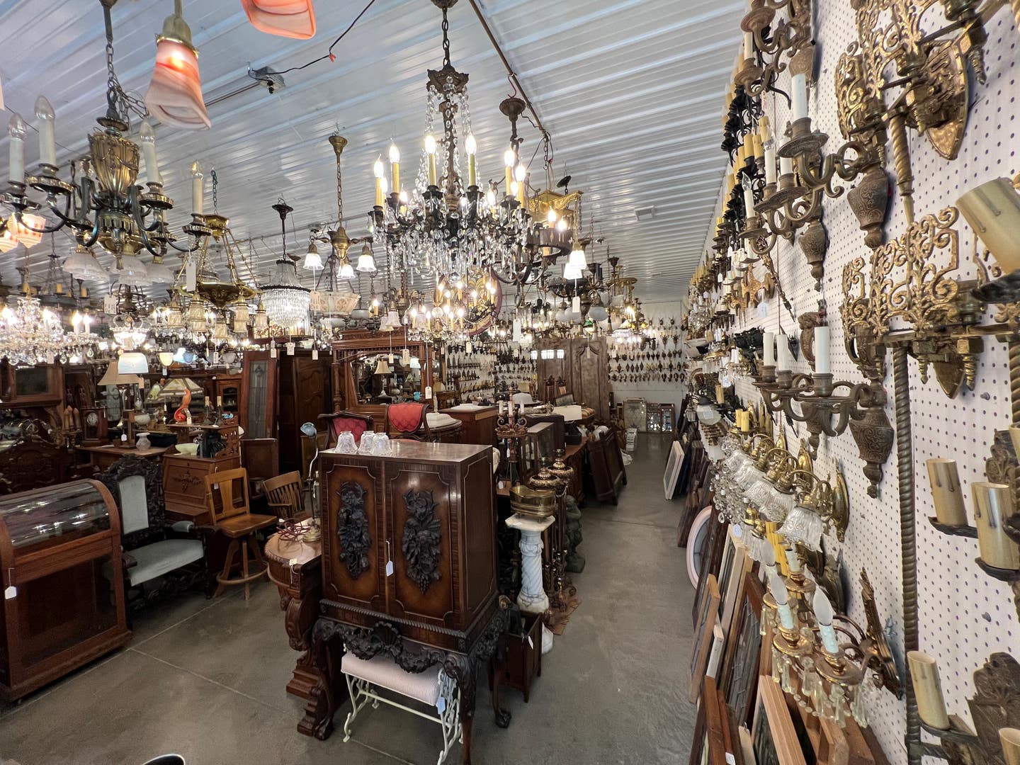 architectural-antiques-of-indianapolisphoto-1--cover.jpg