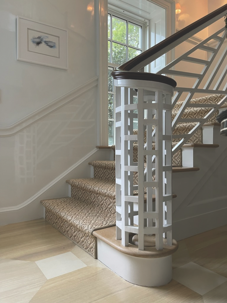 east_hampton-08-newel_detail-large.png