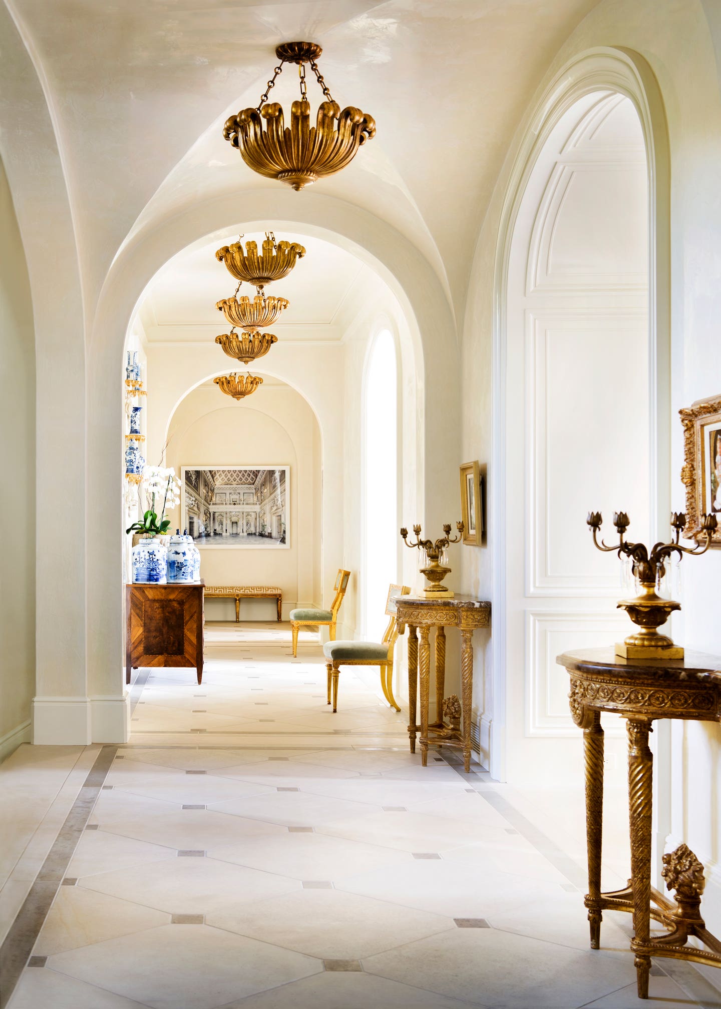 merry-wood_5_hall.jpg