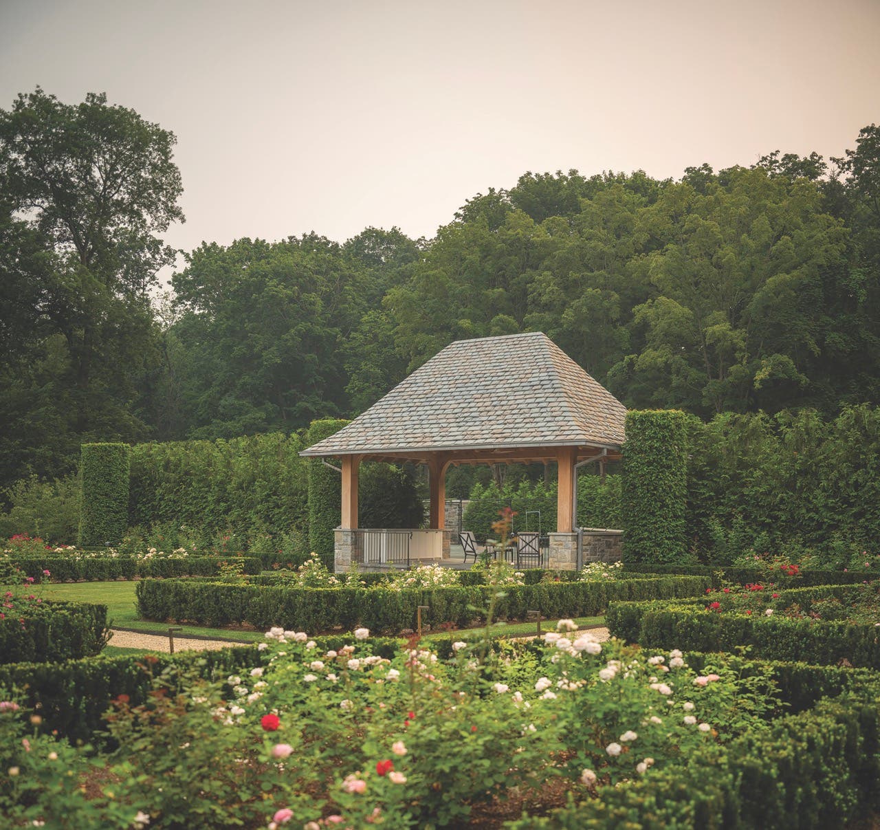 rose-manor_10_tennis-court-pavillion-large.jpg
