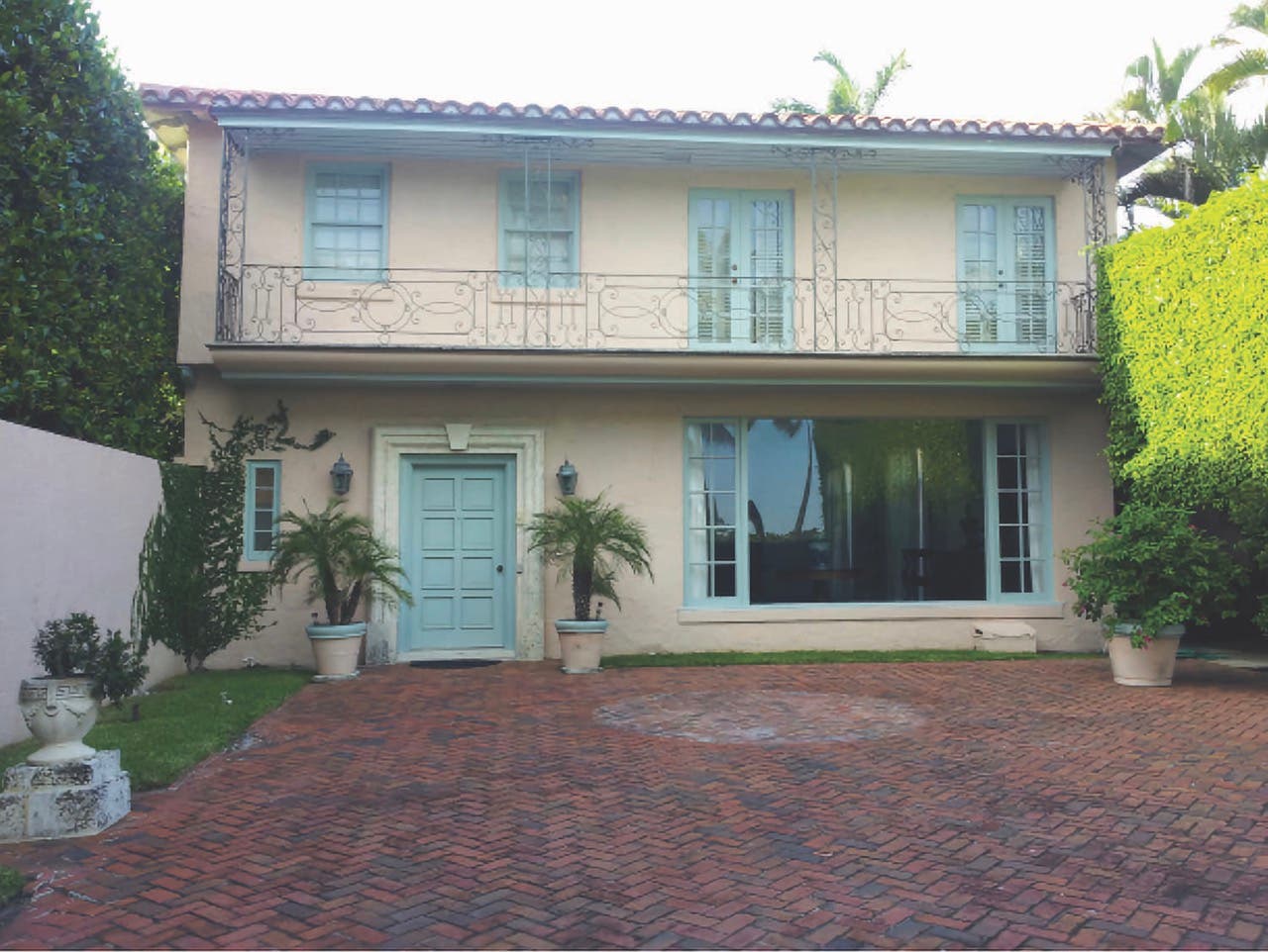 9_golfview_front_entry_before-large.jpg