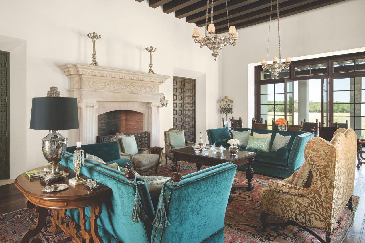07---living-fireplace-large.jpg